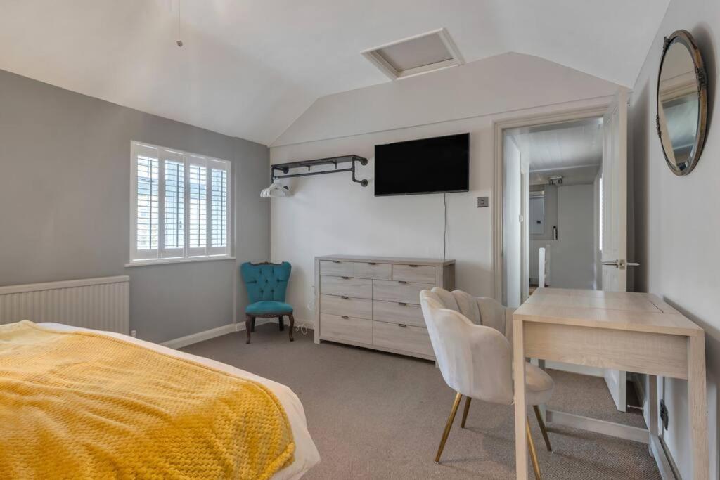 הרן ביי Two Bedroom Private Cottage With Private Parking Just By The Sea מראה חיצוני תמונה