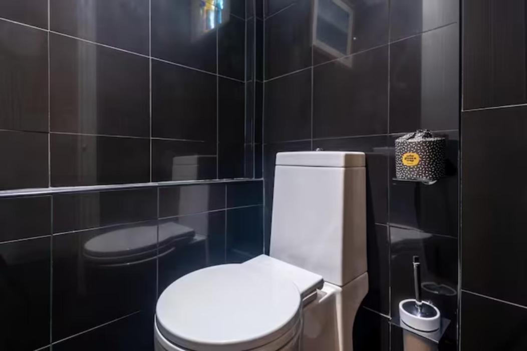 הרן ביי Two Bedroom Private Cottage With Private Parking Just By The Sea מראה חיצוני תמונה