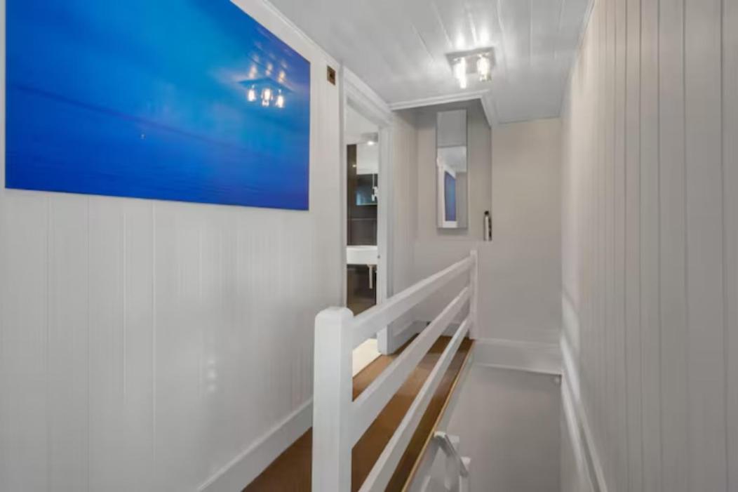 הרן ביי Two Bedroom Private Cottage With Private Parking Just By The Sea מראה חיצוני תמונה